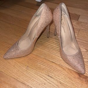 Pink sparkly pumps